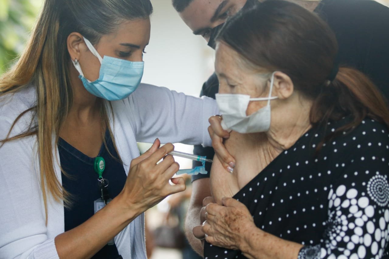 Vacinação de idosos na Asa Sul