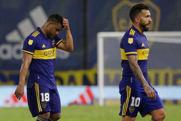 Boca Juniors se despede da Bombonera com empate e apoio dos