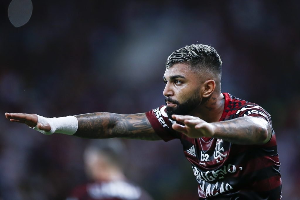 Gabigol, do Flamengo, agradece apoio de El Primo, personagem do Brawl Stars,  e repete pose, e-sportv