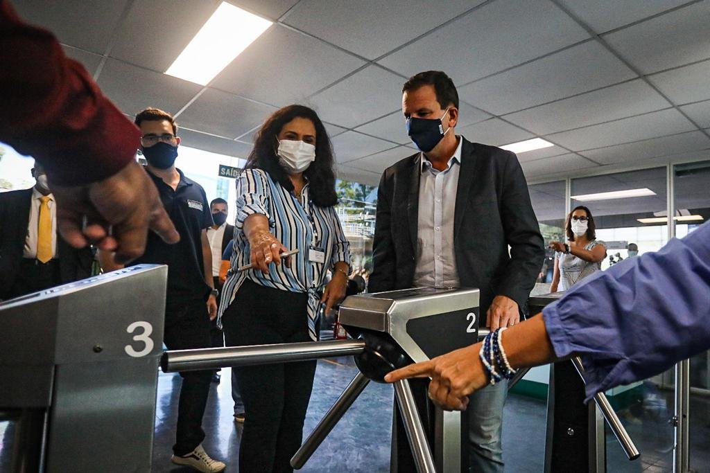 Eduardo Paes chega ao BRT com a nova interventora Claudia Antunes Secin