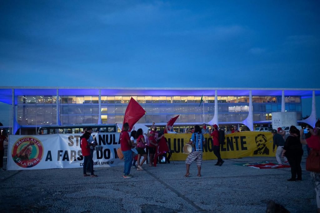 protesto stf lula decisão caso triplex 2