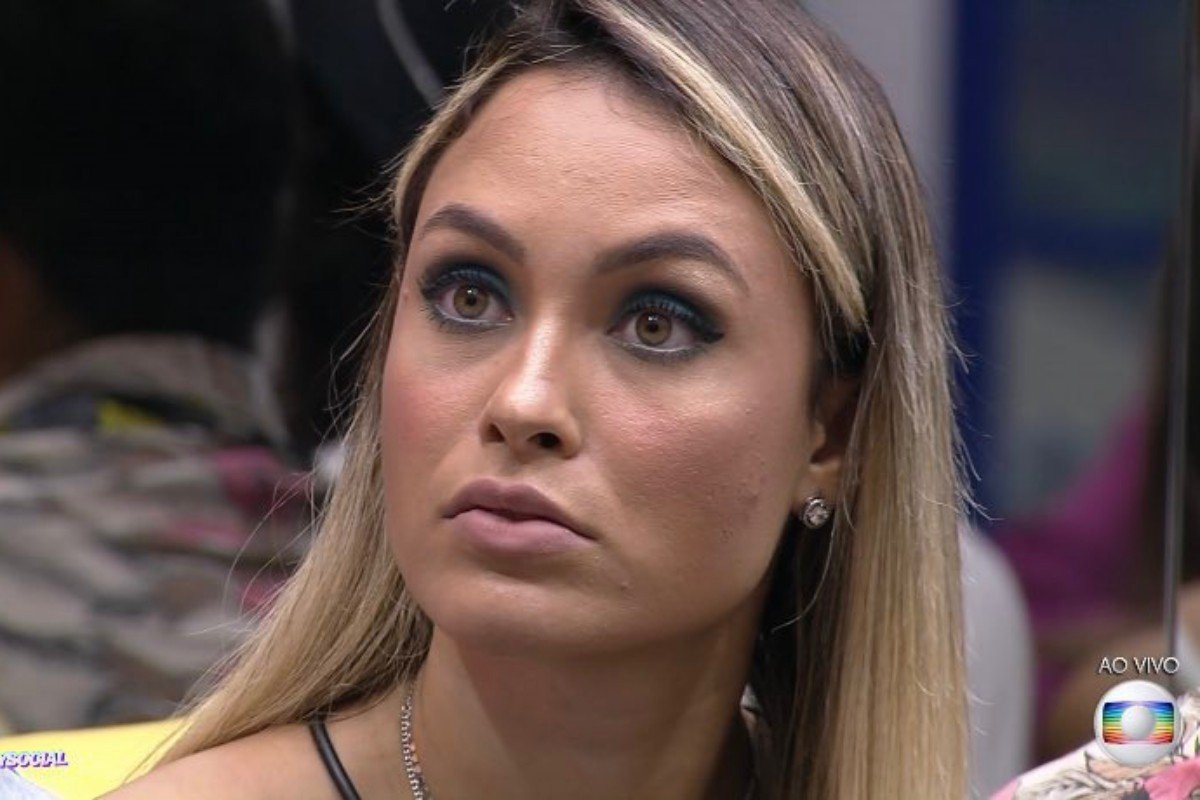 Sarah, ex-BBB, faz harmonização facial e transforma seu rosto