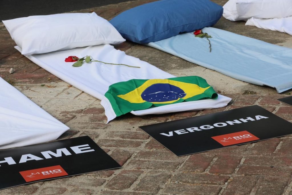 ONG Rio de Paz promove protesto contra 300 mil mortes por Covid-19