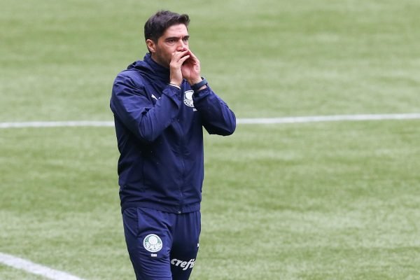 Abel Ferreira nega propostas para deixar o Palmeiras, e revela “único convite” que recebeu