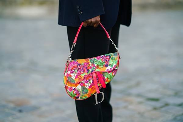 AS 10 BOLSAS MAIS FAMOSAS DO MUNDO! COMO ESCOLHER A PRIMEIRA BOLSA DE LUXO?  HERMÈS, CHANEL, GUCCI.. 