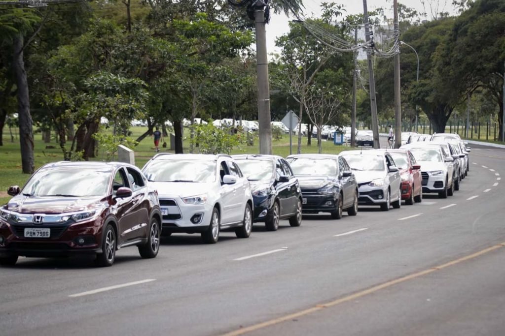 fila vacina parque cidadecovid 19 brasilia 9