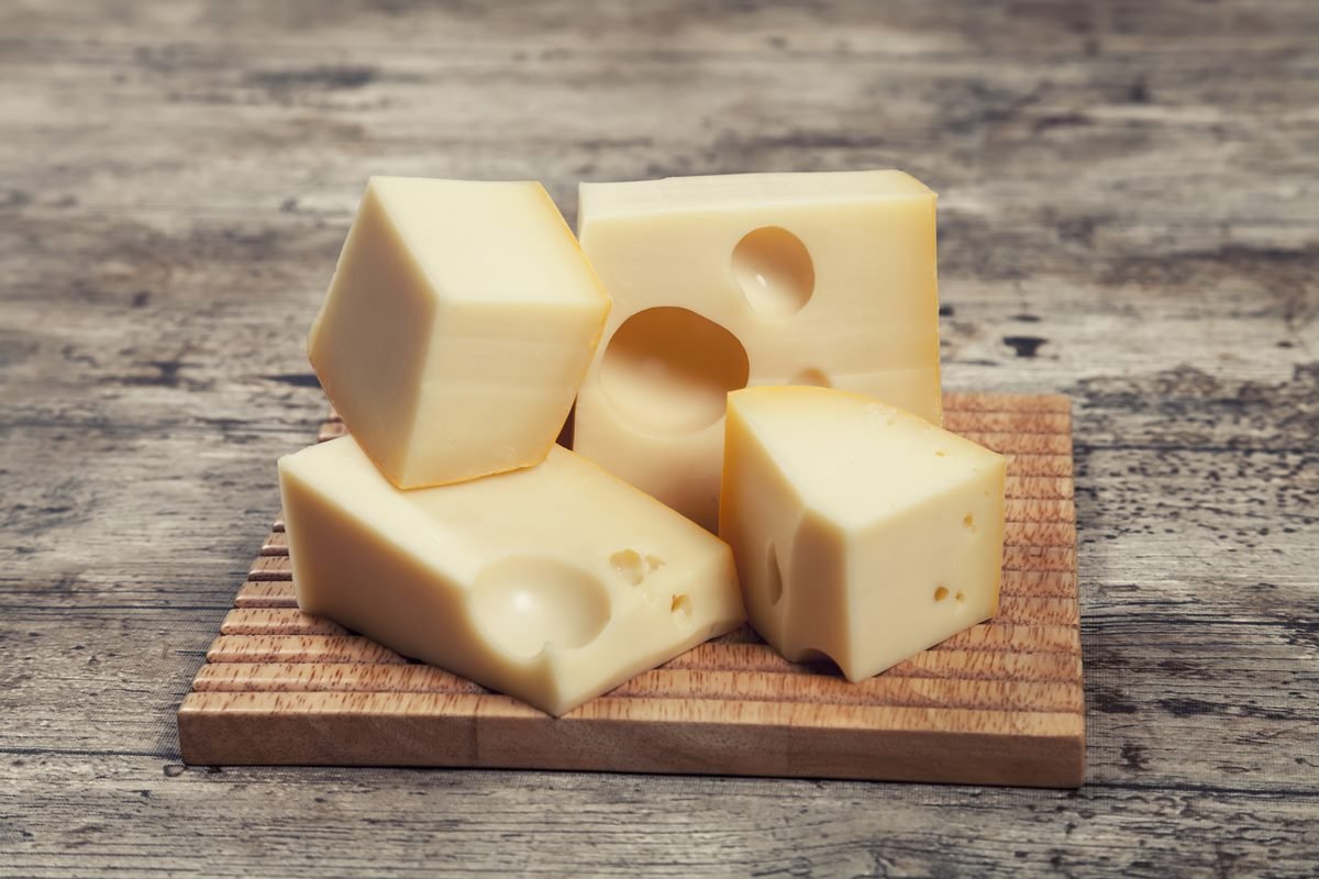 Especialista ensina qual o melhor queijo para incluir na dieta