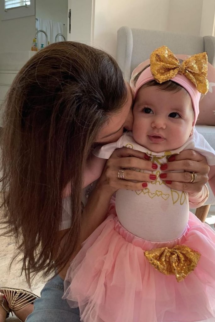Ana Paula Massolin Monteiro com a filha de Fabiana Justus
