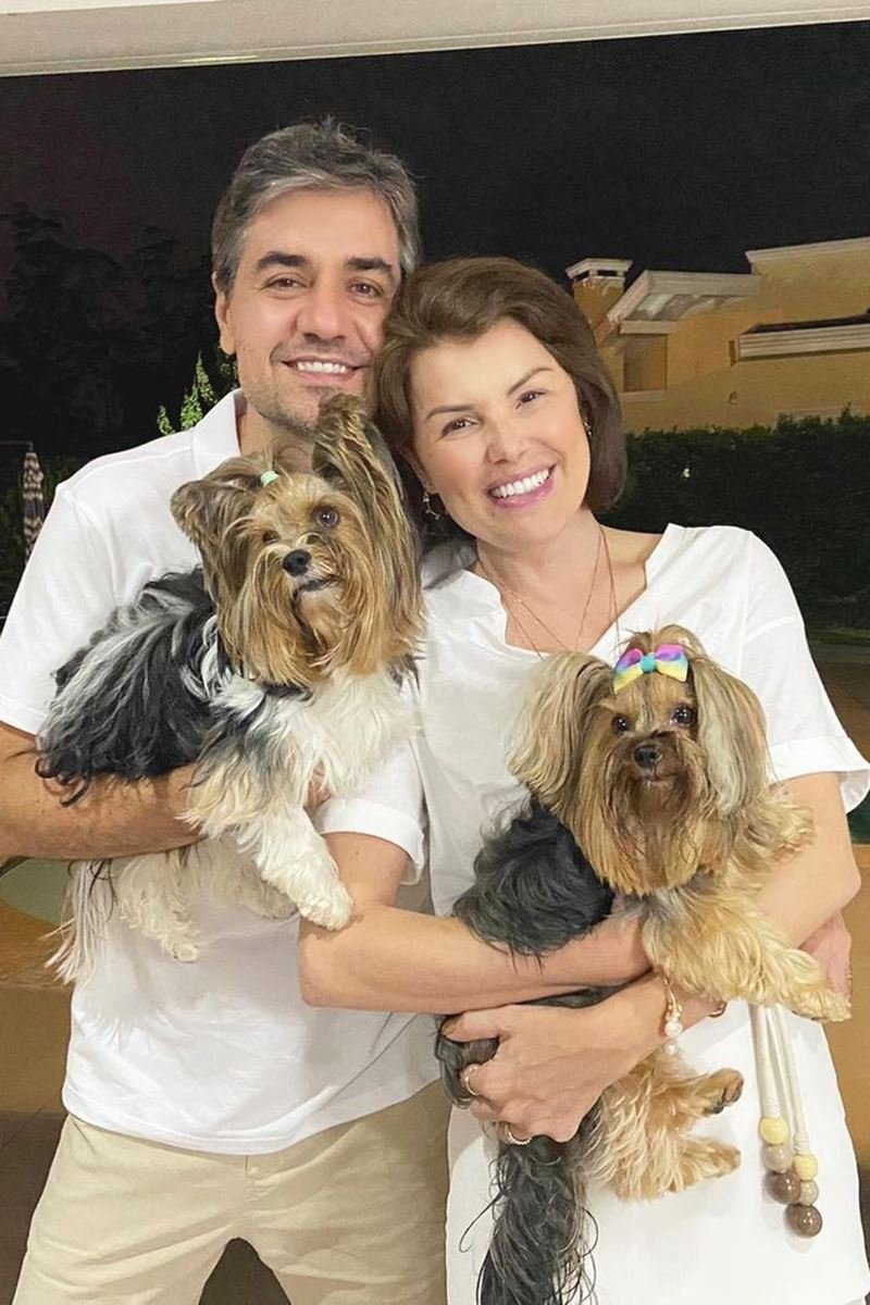 Tom e Ana Paula com as pets Teka e Lilly