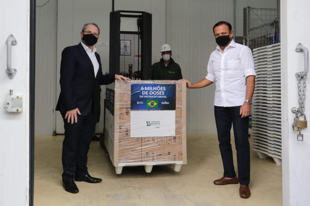 Governador João Doria em entrega de novo lote da Coronavac