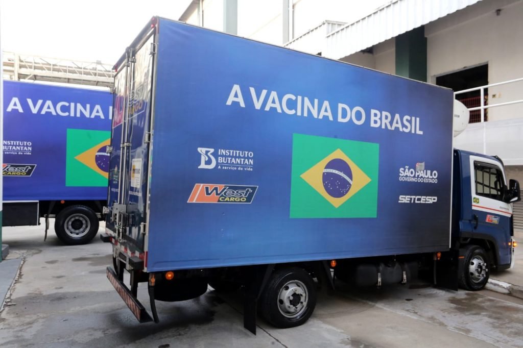 Governador João Doria em entrega de novo lote da Coronavac