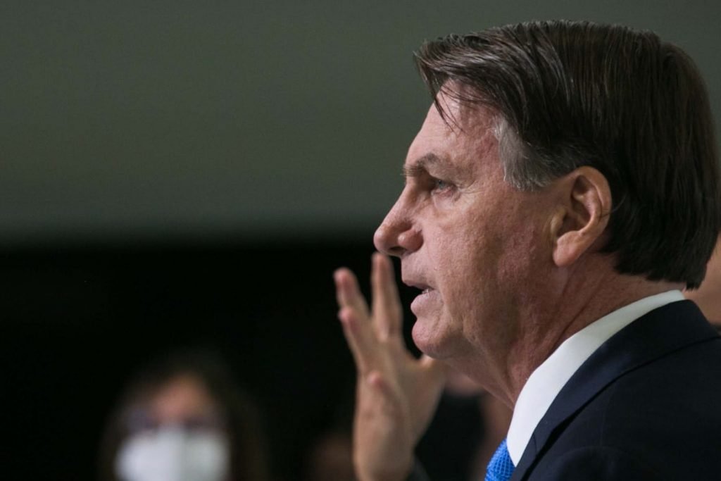 Presidente Bolsonaro faz pronunciamento sobre o novo auxílio emergêncial.