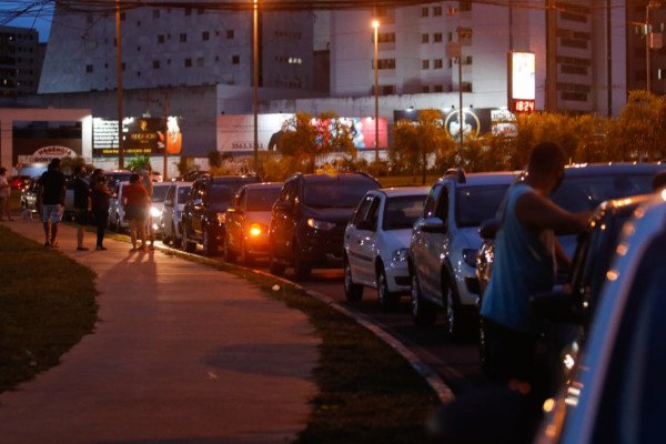 fila de carros
