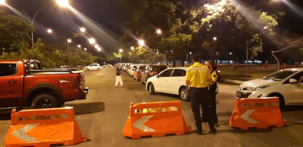 fila de carros