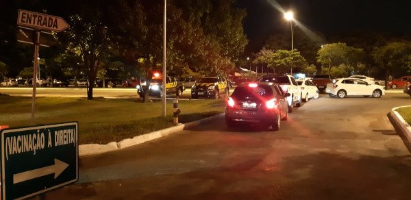 fila de carros