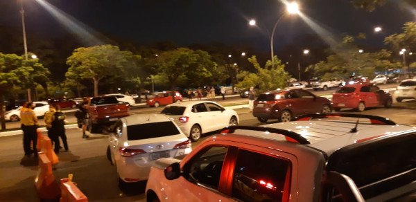 fila de carros