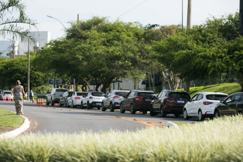 Fila para vacinação no Lago Norte