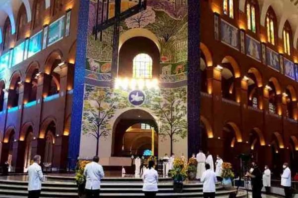 missa de páscoa aparecida