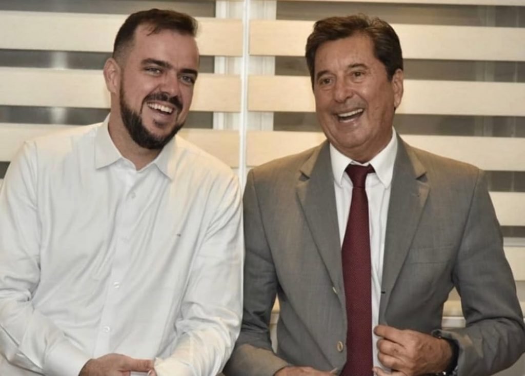 Prefeito de Aparecida de Goiânia, Gustavo Mendanha (MDB), e o ex-prefeito Maguito Vilela (MDB), morto por complicações da Covid