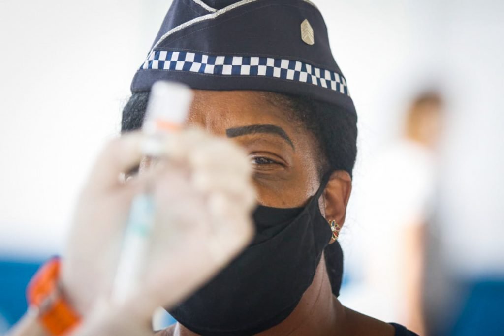 Vacinação dos policiais militares no UBS do Núcleo Bandeirante