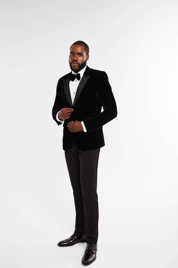 Martins Imhangbe, de Emporio Armani, para o Sag Awards 2021