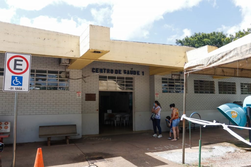 Baixo movimento para a vacinação de policiais no Centro de Saúde Pública do Guará 1 3
