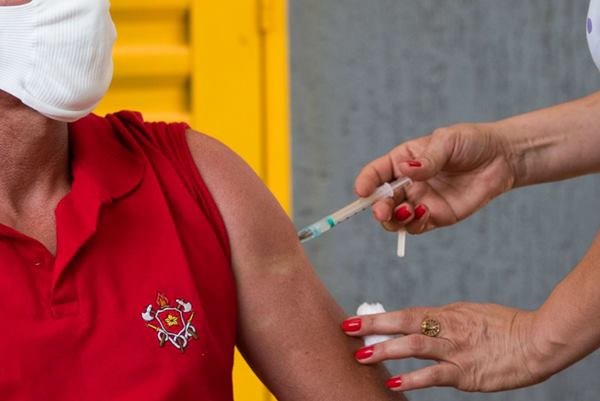 Vacinação de bombeiros no DF