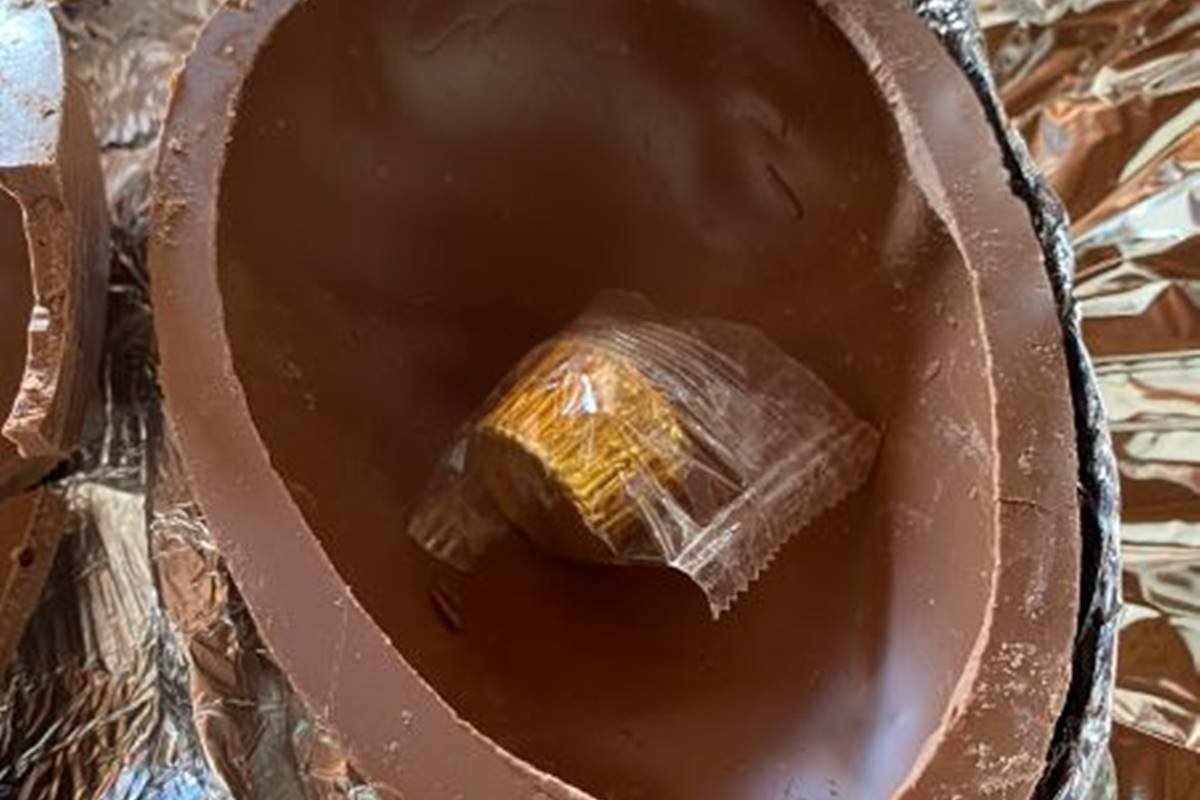 Ovo de Páscoa com apenas um bombom dentro