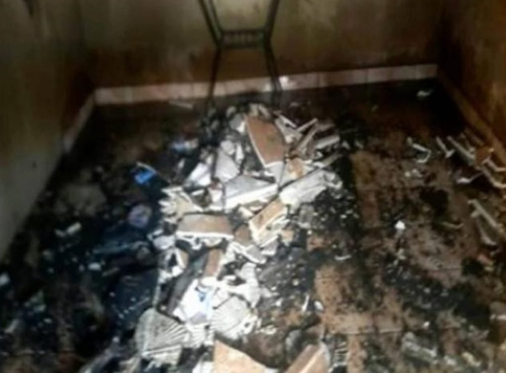 Adolescente coloca fogo em casa após mãe proibi-lo de jogar no celular