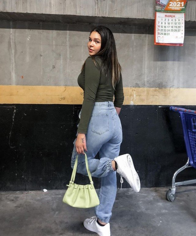 Aysha Benelli