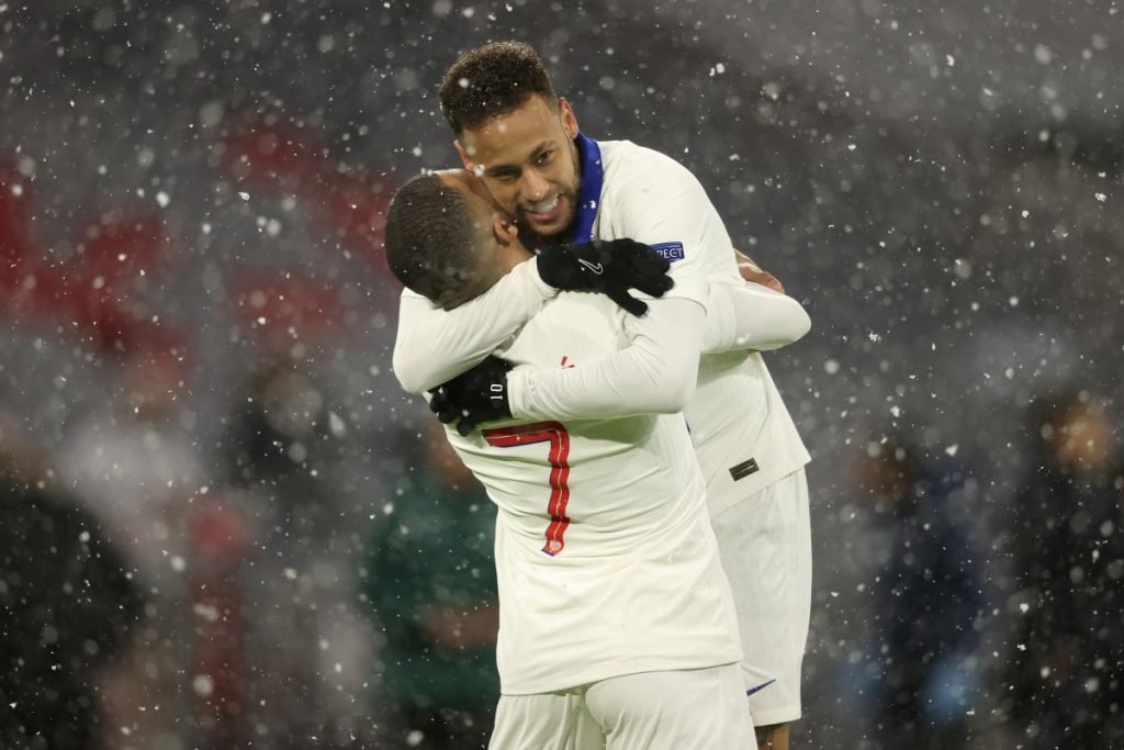 Neymar comemora vitória do PSG contra o Bayern