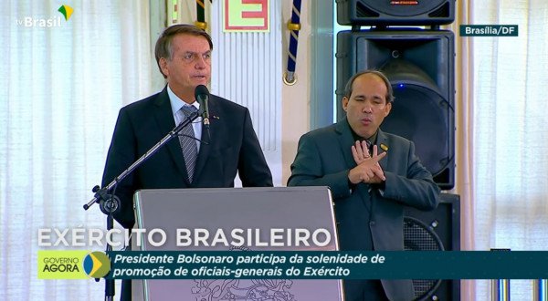 Bolsonaro discursando