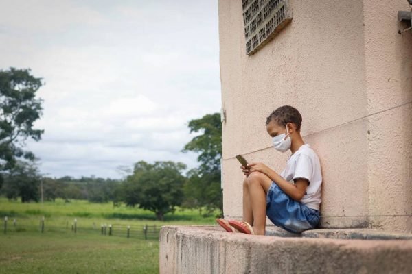 Internet já é acessível em 90,0% dos domicílios do país em 2021