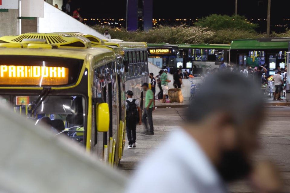 aglomeração ônibus