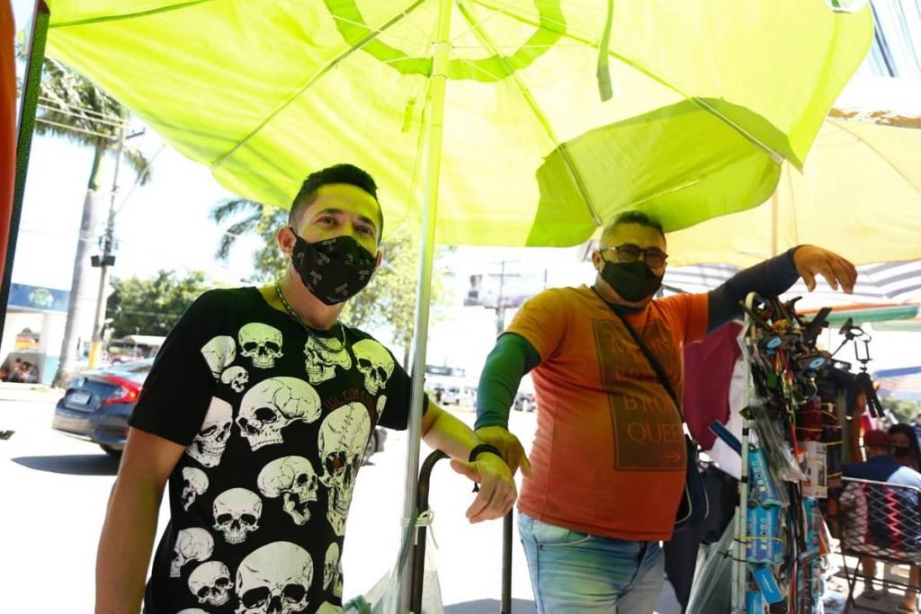 Região comercial da Rua 44, em Goiânia, segue em funcionamento