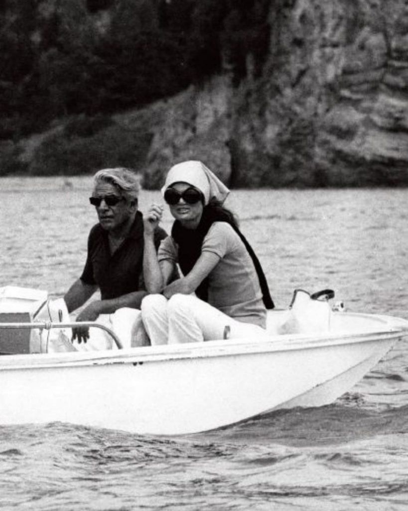Ilha onde Jackie Kennedy se casou Aristóteles Onassis vira resort | Hot ...