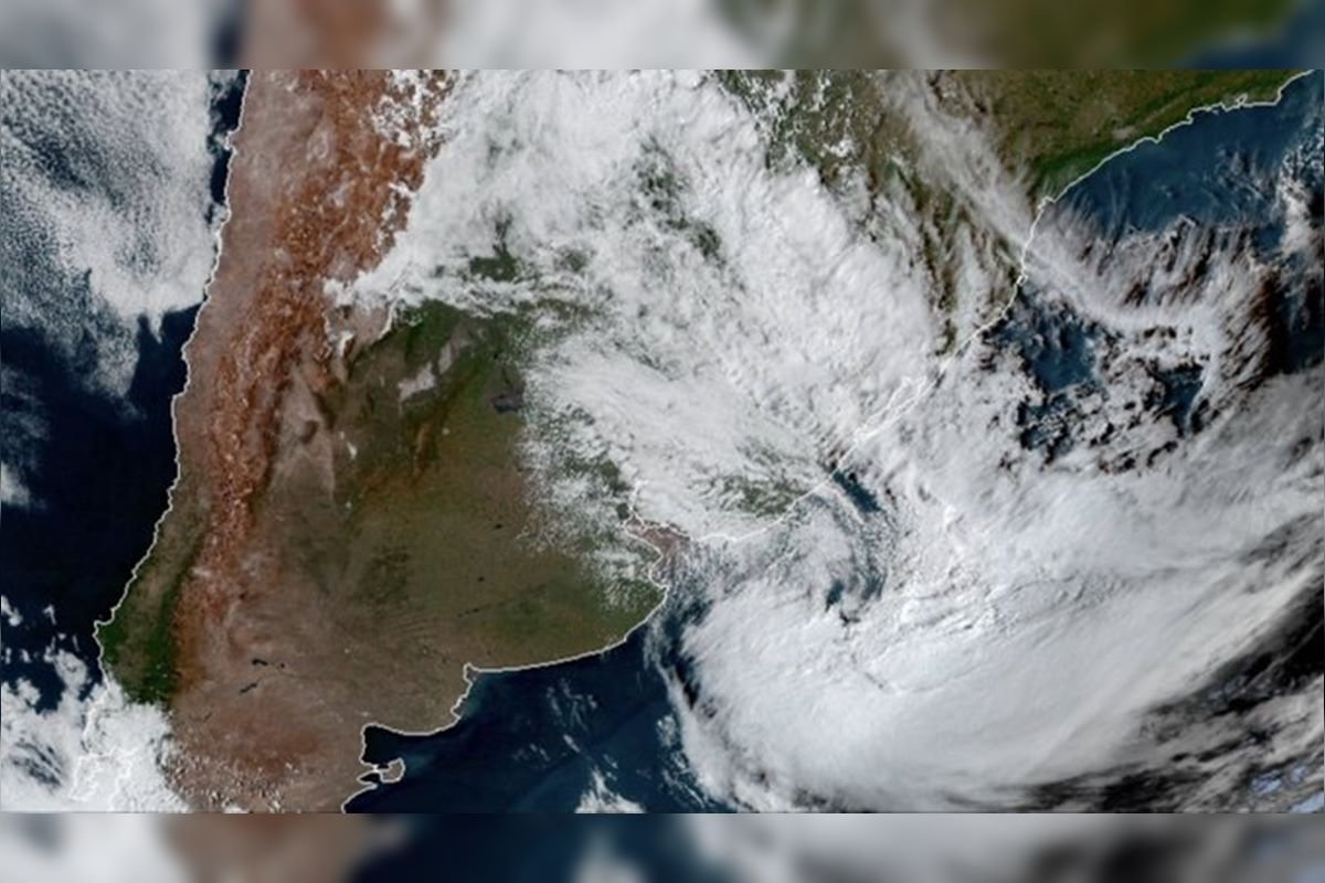 Ciclone extratropical causa estragos na Argentina