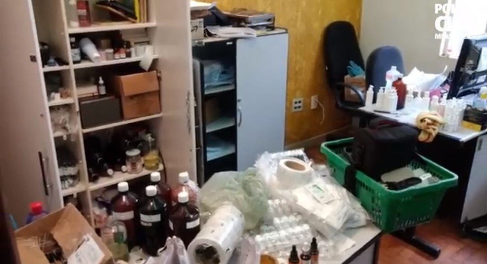 Blogueira é presa por falsificar cosméticos