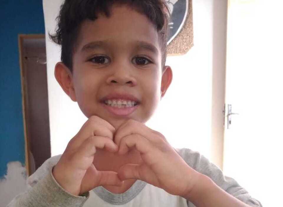 Davi Bryan pede carrinho e boneco de presente