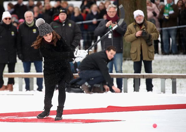 Kate Middleton jogando