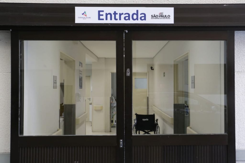 Inauguração do Hospital de Campanha Santa Cecília, São Paulo, em 13 de abril