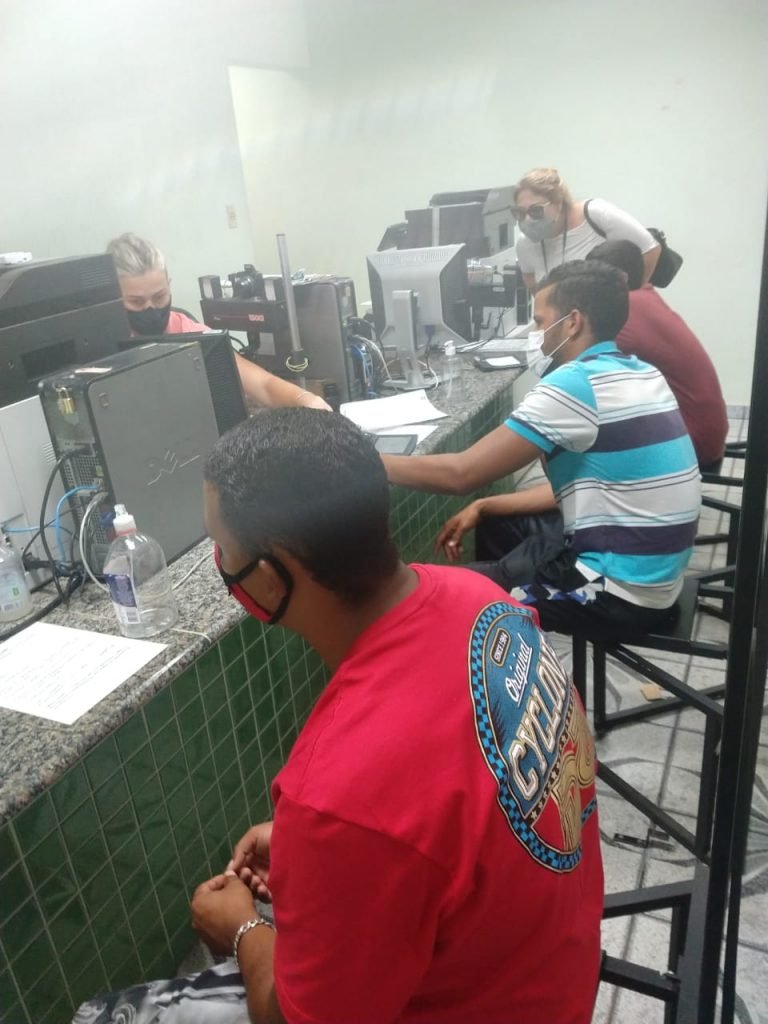 Peritos pedem vacina devido à exposição