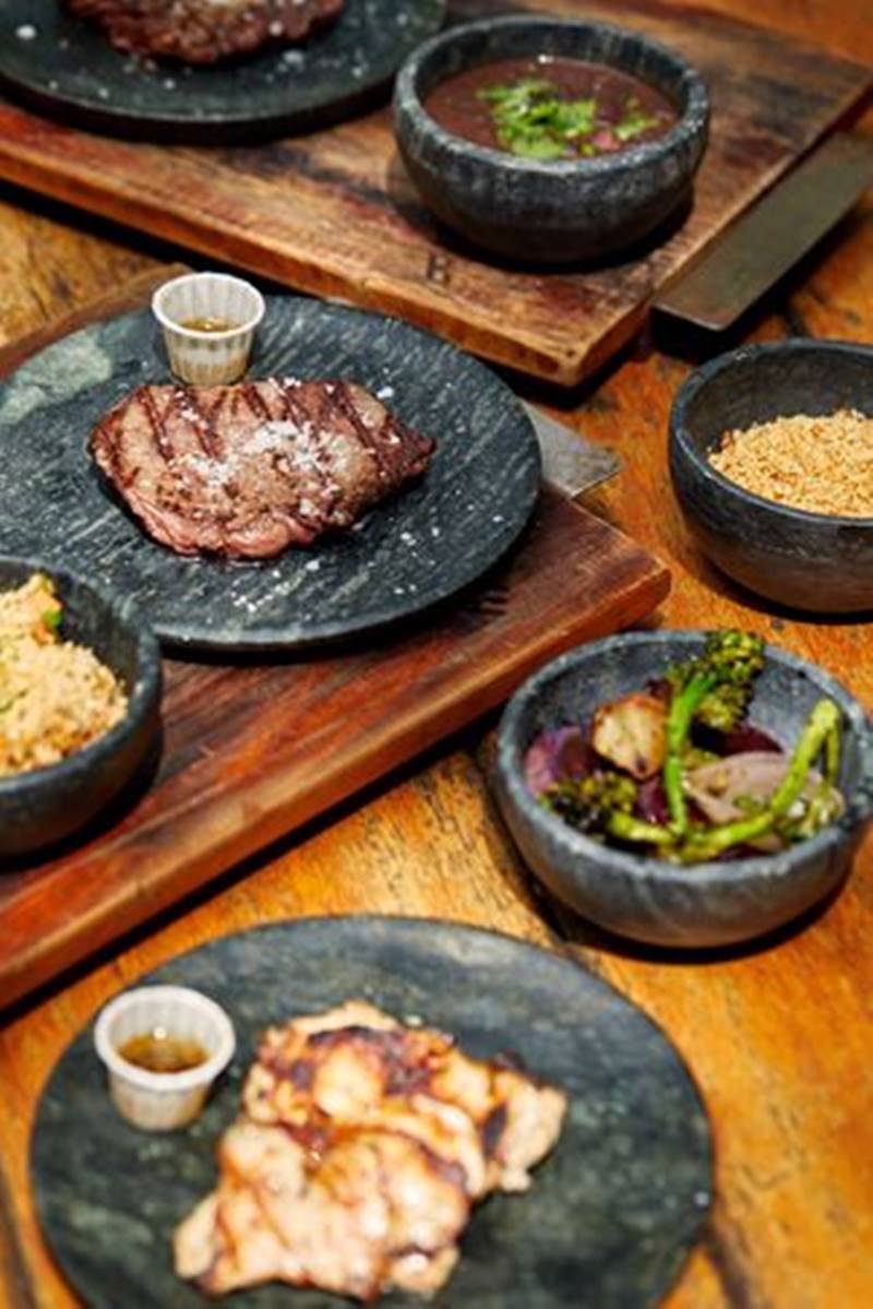 Proteínas e pratos feitos na parilla