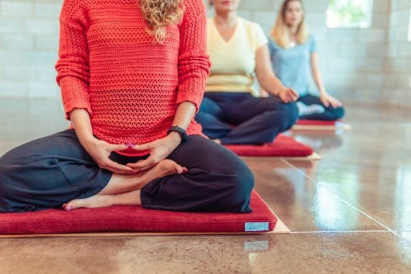 Estudo: meditação pode melhorar saúde intestinal e prevenir doenças