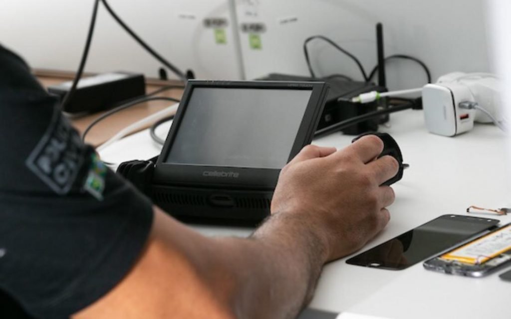 ICDF utiliza software para investigacao em aparelhos eletronicos