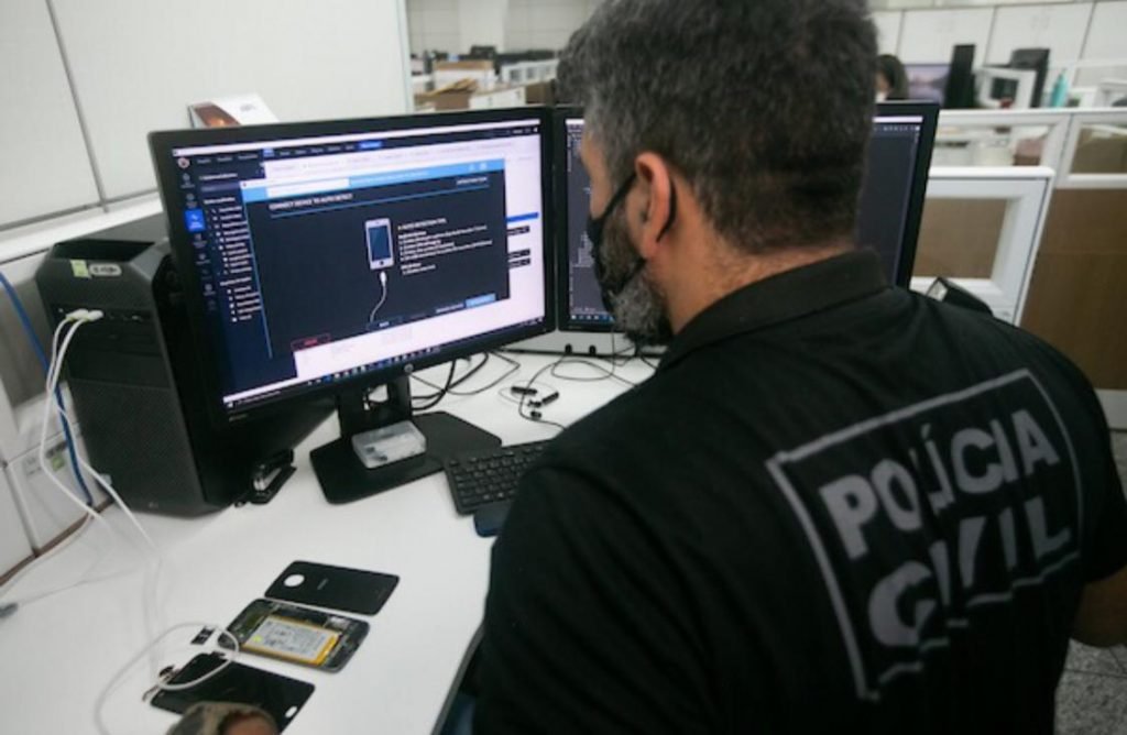 ICDF utiliza software para investigacao em aparelhos eletronicos