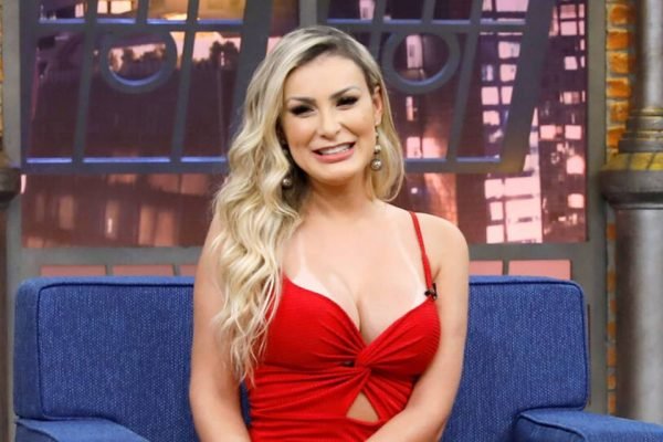 “bolsominion” Tatá Werneck Cancela Andressa Urach Após Elogios A 5311