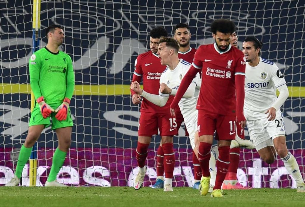 Liverpool deixa vitória escapar no fim e se complica na classificação