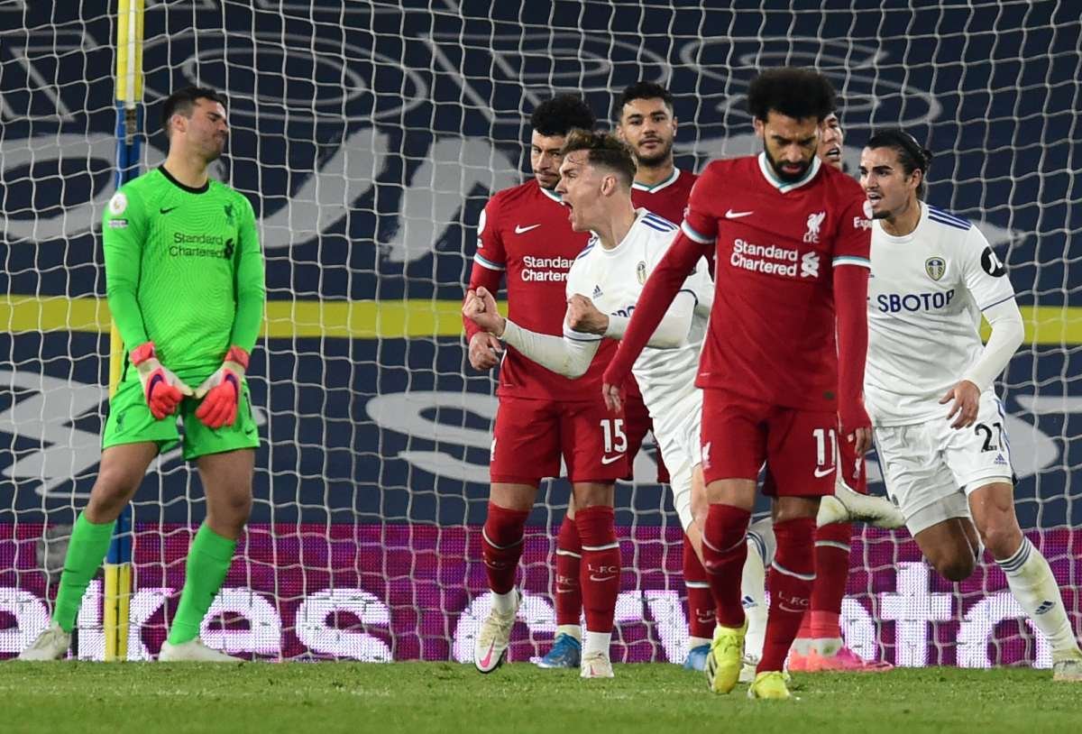 Liverpool deixa vitória escapar no fim e se complica na classificação