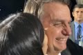Em plena pandemia, o presidente Jair Bolsonaro permite que uma mulher o abrace e o beije na bochecha